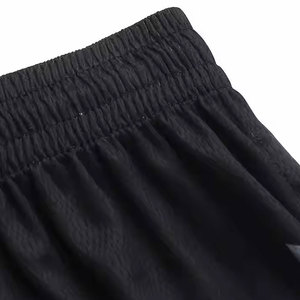Conjunto de Uniforme de Baloncesto Personalizado para Hombre, Jersey sin Mangas y Pantalones Cortos con Estampado Geométrico Sublimado, Ropa Deportiva de Poliéster que Absorbe la Humedad - Product Image 5
