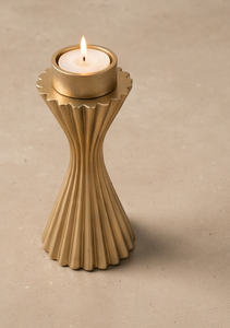 Candelabro de Aluminio Fundido en Arena Natural de Lujo con Detalle de Columna Acanalada y Base de Pilar, Elegante Centro de Mesa para Comedor - Product Image 4