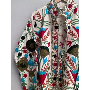 Veste brodée multicolores, veste en coton ouzbek Suzani, veste bohème chic, veste unisexe, veste d'hiver, veste courte pour femme - Product Image 2