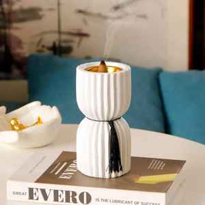 Quemador de Incienso de Cuero y Madera Hecho a Mano, Personalizado, para Hogar u Oficina, Regalo Festivo para Ramadán y Eid, Mubkhar Árabe Moderno y Pulido - Product Image 6