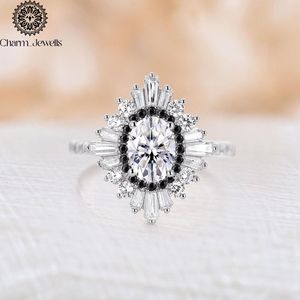 Bague de fiançailles pour femme en or massif 18 carats avec moissanite ronde, sertie de fleurs, style classique, par Charm Jewells - Product Image 6