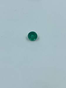 พลอยมรกตธรรมชาติคุณภาพสูงจากแซมเบีย สำหรับทำเครื่องประดับ ทรงกลมเจียระไนบริลเลียนท์ ขนาด 5.40 มม. น้ำหนัก 0.55 กะรัต - Product Image 6