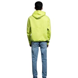 Sudadera con Capucha de Corte Regular en Verde Neón, Tela de Algodón, Estampado en el Pecho Izquierdo, Bolsillo Tipo Canguro, Bajo con Ribete, Estilo Casual Urbano, OEM ODM al por Mayor - Product Image 2