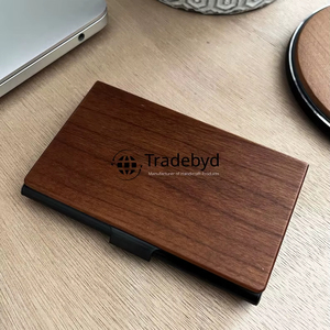 Tarjetero con grabado de nogal de primera calidad para profesionales de negocios, organizador de oficina con estilo duradero Tradebyd - Product Image 6