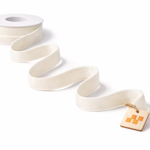 ริบบิ้นกำมะหยี่สองหน้าขนาด 15 มม. จากนีลคามัล อินดัสทรีส์ ผลิตจากโพลีเอสเตอร์ 100% ทนต่อการหดตัว เนื้อนุ่ม ใช้ตกแต่งเสื้อผ้าและบรรจุภัณฑ์ - Product Image 1