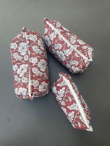 Ensemble de trousses de toilette en coton à imprimé floral rouge avec fermeture éclair, pochette de voyage pour femmes, sacs pour usage quotidien en provenance d'Inde - Product Image 6