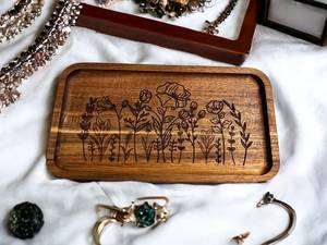 Bandeja Rectangular Ligera Hecha a Mano de Madera de Acacia Natural con Grabado Floral Personalizado, Diseño Clásico para Café y Hogar - Product Image 3