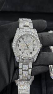 Montre Moissanite VVS à griffes multiples la plus vendue, entièrement sertie, en acier inoxydable, mouvement mécanique, cadran en verre, analogique, Charm India - Product Image 2