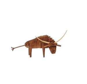 Figurine de buffle artisanale en rotin importée pour le marché commercial, avec rotin inclus, idéale comme cadeau, charmante décoration animale de bureau, disponible à l'exportation - Product Image 2