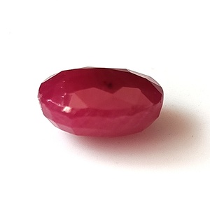 Pierre précieuse naturelle en rubis africain de 5,60 carats, taille ovale, facettée, non montée - Product Image 3