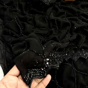 Sari Negro de Georgette con Lentejuelas, Cuentas y Bordados, Sari de Diseñador para Fiestas con Blusa - Product Image 3