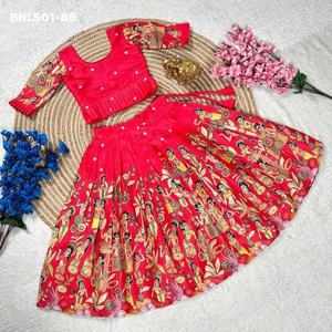 Meilleur fournisseur indien de tissus de qualité supérieure, aux couleurs étonnantes, pour tenues de festival, de Dola traditionnel indien lourd et de Lehenga Choli imprimé. - Product Image 1