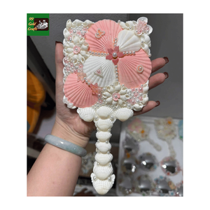 Espejo de Mano Único con Diseño de Concha Marina y Encaje, Peine Costero Hecho a Mano con Perlas, Set de Espejos de Maquillaje de Lujo con Conchas - Product Image 1