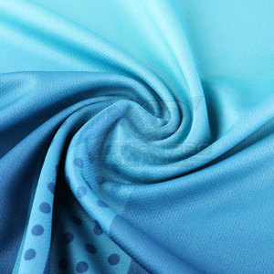 Tenue de football légère et respirante en tissu polyester de haute qualité pour une meilleure circulation de l'air et une meilleure absorption de la transpiration - Product Image 6