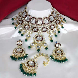 Conjunto de Collar Choker con Piedras Kundan Chapadas en Oro, con Perlas de Imitación y Circonitas, Cadena de Cuerda Moderna para Bodas y Fiestas - Product Image 1