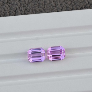 พลอยคุนไซต์สีชมพูธรรมชาติทรงแปดเหลี่ยมเจียระไนอย่างดี คู่ที่เข้ากัน คุณภาพสูง ความใสสูง สำหรับทำต่างหู จากผู้ค้าส่ง ได้รับการรับรองจาก IGI - Product Image 2