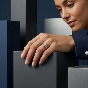 Anillo de Compromiso con Diamante Corte Corazón, Platino PT950, Joyería Clásica para Mujer - Product Image 4