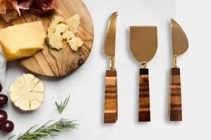 Ensemble de Couteaux à Fromage Premium en Métal pour des Expériences Gastronomiques Contemporaines - Product Image 6