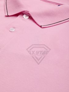 Polo rose pour homme, personnalisable avec logo, manches courtes, en piqué de coton respirant, coupe ajustée, vente en gros, fabricant de vêtements vierges - Product Image 5