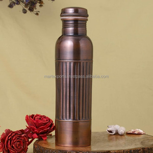 Botella de cobre auténtica con tapa hermética para un almacenamiento seguro del agua y una mejor rutina de hidratación. - Product Image 3
