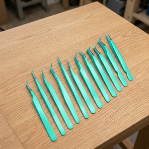 Pince à épiler TEEJAY Pro Series rouge très demandée, testée à la main, haute précision, outils de beauté personnalisables, best-seller OEM - Product Image 3