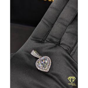 จี้รูปหัวใจหรูหราประดับเพชร VVS แล็บโกรว์ บนตัวเรือนเงินแท้ 925 สไตล์ฮิปฮอป โดย Trisha Jewels - Product Image 2
