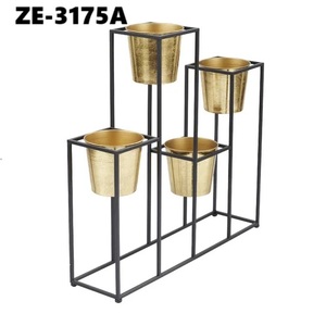 Vase à fleurs en métal fait main, décoration de table contemporaine unique pour fleurs fraîches, fleurs séchées, fleurs artificielles et plantes botaniques - Product Image 1