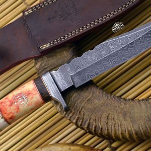 Cuchillo Utilitario de Acero de Damasco Forjado a Mano con Mango de Hueso y Madera - Product Image 1