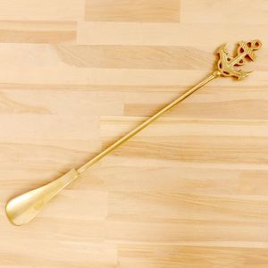 Elegante calzador de latón con bordes lisos, construcción duradera, adecuado para hombres, mujeres y usuarios mayores. - Product Image 6