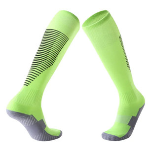 Calcetines de entrenamiento y atletismo para hombre con tela transpirable y soporte para fitness y práctica de larga distancia en venta - Product Image 1