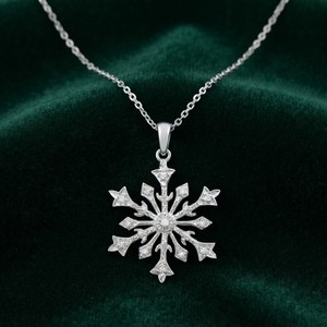 Pendentif flocon de neige classique en argent 925 avec pierres de moissanite rondes serties à griffes, unisexe, pour usage quotidien - Product Image 3