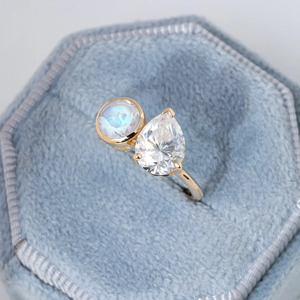 Bague de fiançailles de mariage de style vintage en or jaune 14 carats certifiée IGI diamant de laboratoire 18 carats blanc taille poire bande de luxe pour les fêtes - Product Image 1