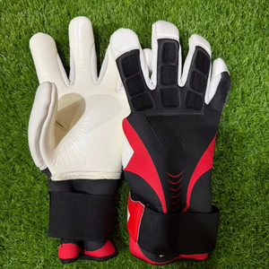 Guantes de Portero de Fútbol Profesionales de Alta Gama Personalizados, Transpirables, para Uso en Exteriores, Ajustables, Seguros y Cómodos, con Látex Alemán - Product Image 1
