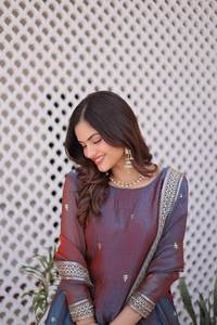 ชุดเลเฮนกาโชลีผ้าฝ้ายคุณภาพดีที่สุด พร้อมลายพิมพ์ทันสมัย สำหรับงานแต่งงานช่วงฤดูร้อน งานเลี้ยงสบายๆ และคอลเลกชันบูติก มีจำหน่ายแล้ว - Product Image 4