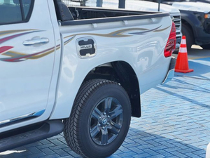 NUEVO TOYOTA HILUX SR5 2026, 150HP, TRANSMISIÓN MANUAL, DOBLE CABINA, 4 PUERTAS, R20, MOTOR DIÉSEL TURBO DE 4.1-6L, FAROS LED OSCUROS - Product Image 4
