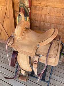 Asiento profundo Low Cantle Western Reining Saddle Cuero Hand-Tooled Acero inoxidable Hardware Plástico para maniobras precisas Low - Product Image 2