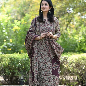 Conjunto de Kurti Moderno y Elegante de Algodón Premium, Inspirado en un Set de Película de Ensueño, para Bodas, Diwali y Fiestas - Product Image 1