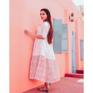 Robe rose blush avec taille élastique, respirante et tendance, couleur contrastée pour les occasions quotidiennes, taille XS - Product Image 2