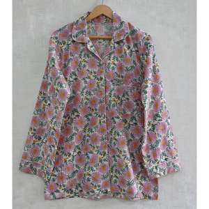 Ensemble de pyjama en coton imprimé à la main pour femmes, vêtements de nuit doux avec une coupe confortable pour les vêtements de nuit de tous les jours - Product Image 2