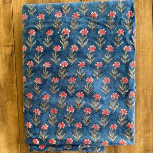 Tela Ligera de Algodón Cambray con Estampado Tradicional Jaipuri 68x68 para Cortinas, Bolsos y Manualidades - Product Image 1