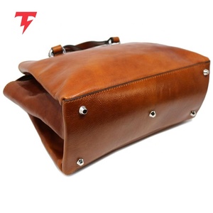 Sac à main en cuir noir pour femme, design personnalisé, sac à bandoulière de créateur, sac en cuir pour femme de marque, conception OEM - Product Image 2