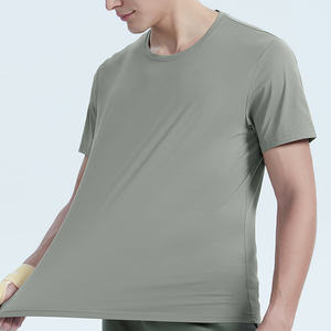เสื้อยืดคอกลมสีเขียวเซจ แขนสั้นลำลองสำหรับผู้ชาย ผ้าฝ้าย 100% แห้งเร็ว ระบายอากาศดี สไตล์เรียบง่าย เหมาะสำหรับใส่ในฤดูร้อน สตรีทแวร์ - Product Image 3
