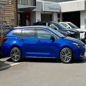 Toyota Corolla 20L Híbrido Sedán, Faros LED, Puerta Trasera Eléctrica, Transmisión Automática, Interior Premium, Calidad de Exportación - Product Image 1