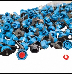 Goutteur Compensateur de Pression 4L 8L 14L en Polypropylène Noir pour Micro-Irrigation Agricole et de Jardin - Product Image 5