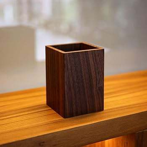 Organizador de Escritorio Cuadrado de Madera y Resina de la India, Tamaño Personalizado, Elegante Soporte para Bolígrafos para Oficina en Casa, por Crescent Crafts - Product Image 2