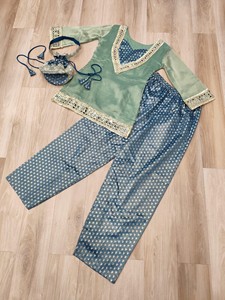 Silk <b>Salwar</b> <b>Kameez</b> Set with Mirror Work Traditional Regular Fit Knee-Length Elegant Casual Wedding Wear India Pakistan Style - Product Image 5