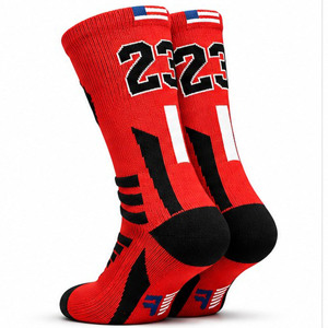 Calcetines de baloncesto rojos y negros con número jacquard OEM para exteriores, calcetines de baloncesto rojos con número jacquard 23, calcetines deportivos gruesos de tubo. - Product Image 1