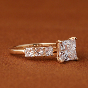 Anillo de Compromiso con Diamante Cultivado en Laboratorio, Corte Princesa, Pavé, Oro Sólido de 14K, Anillo de Novia con Diamante Cuadrado, Certificado IGI - Product Image 5
