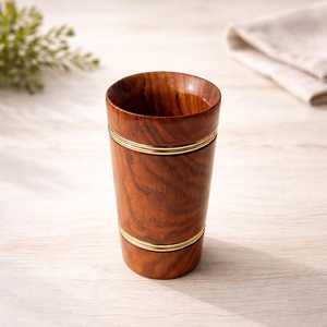 Tasse à boire en bois d'acacia de luxe avec bandes en laiton de qualité supérieure, tasse en bois faite à la main pour jus, thé, café et eau - Product Image 2