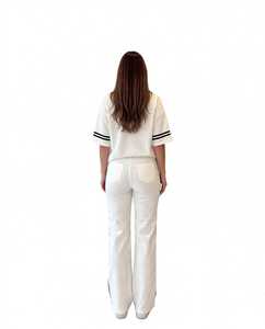 Conjunto Deportivo OneTen Apparel para Mujer, Color Granate, Bloques de Color, Manga Corta, Cierre de Cremallera, Forro Polar Antipilling, Estampado Digital, Pantalones Largos - Product Image 4